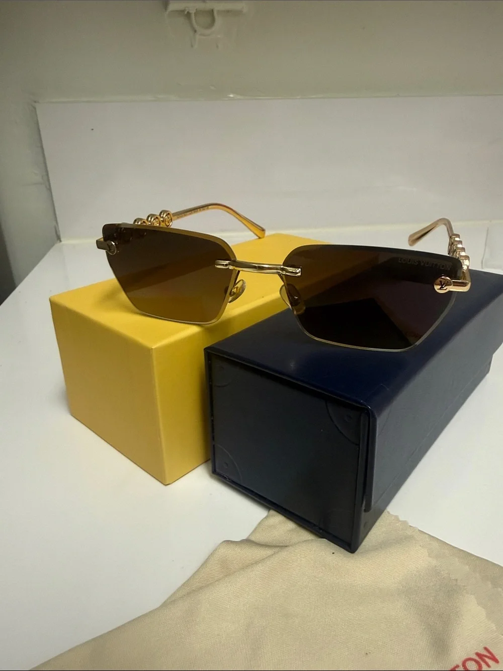 Gold-Tone Rimless Sunglasses with Dark Brown Gradient Lenses
